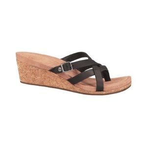 UGGS Women's Black Adalie Wedge Thong Sandal 8
